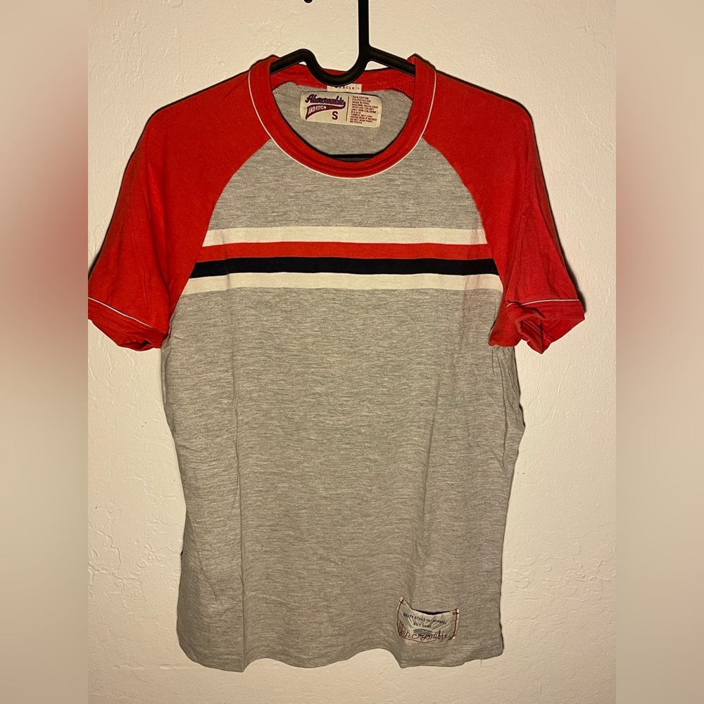 Abercrombie & Fitch, Muscle T-Shirt. Men’s size S